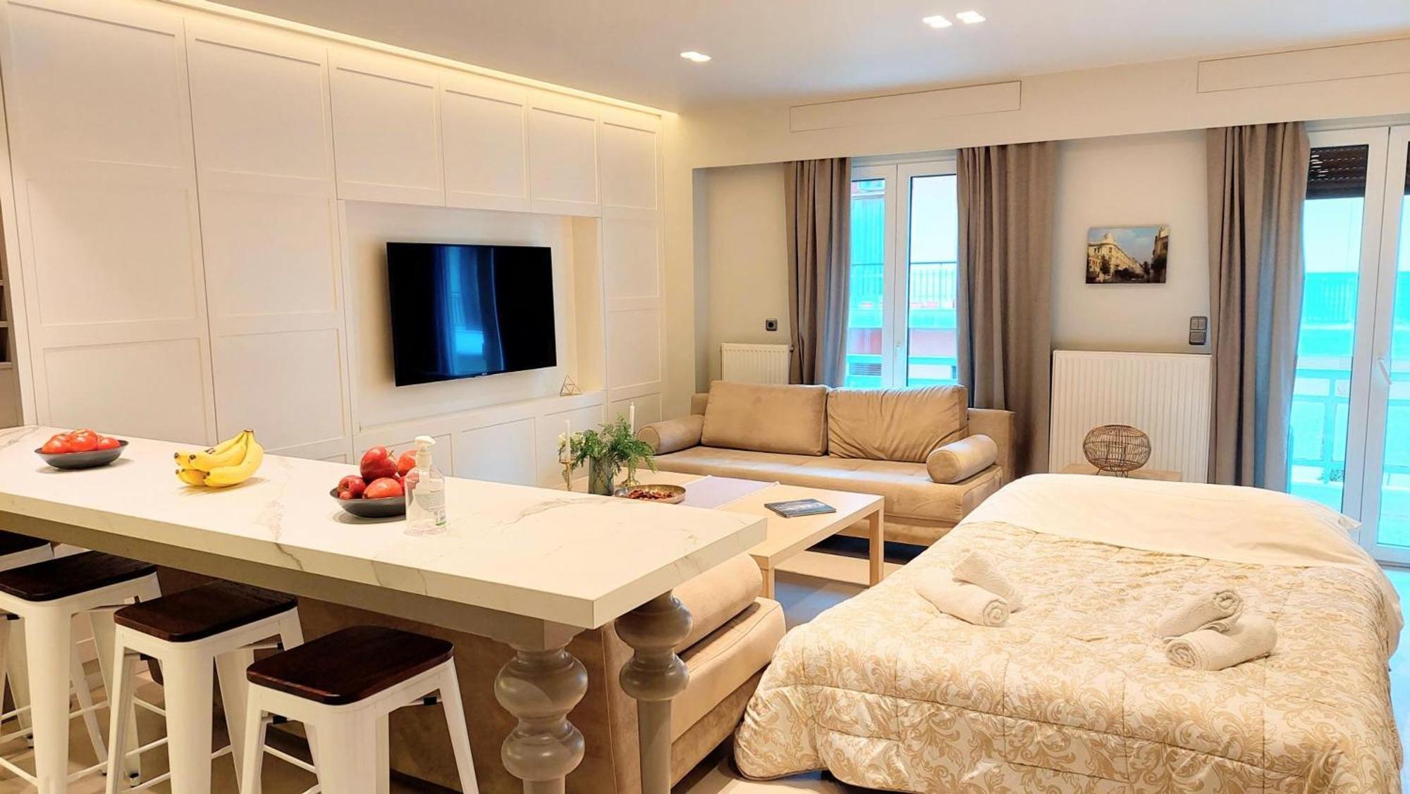 Luxurious Apartment In Acropolis Athena Bagian luar foto