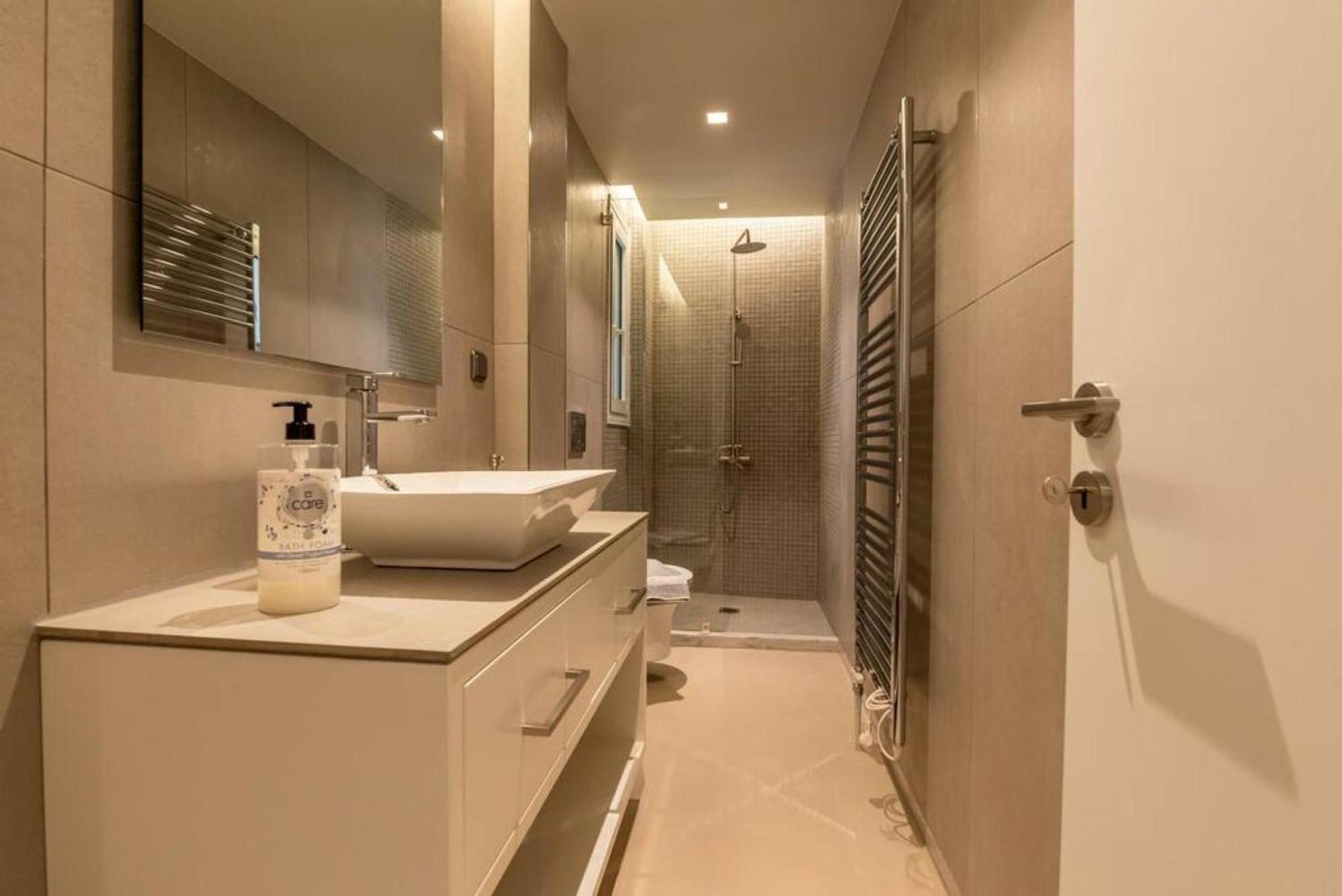 Luxurious Apartment In Acropolis Athena Bagian luar foto