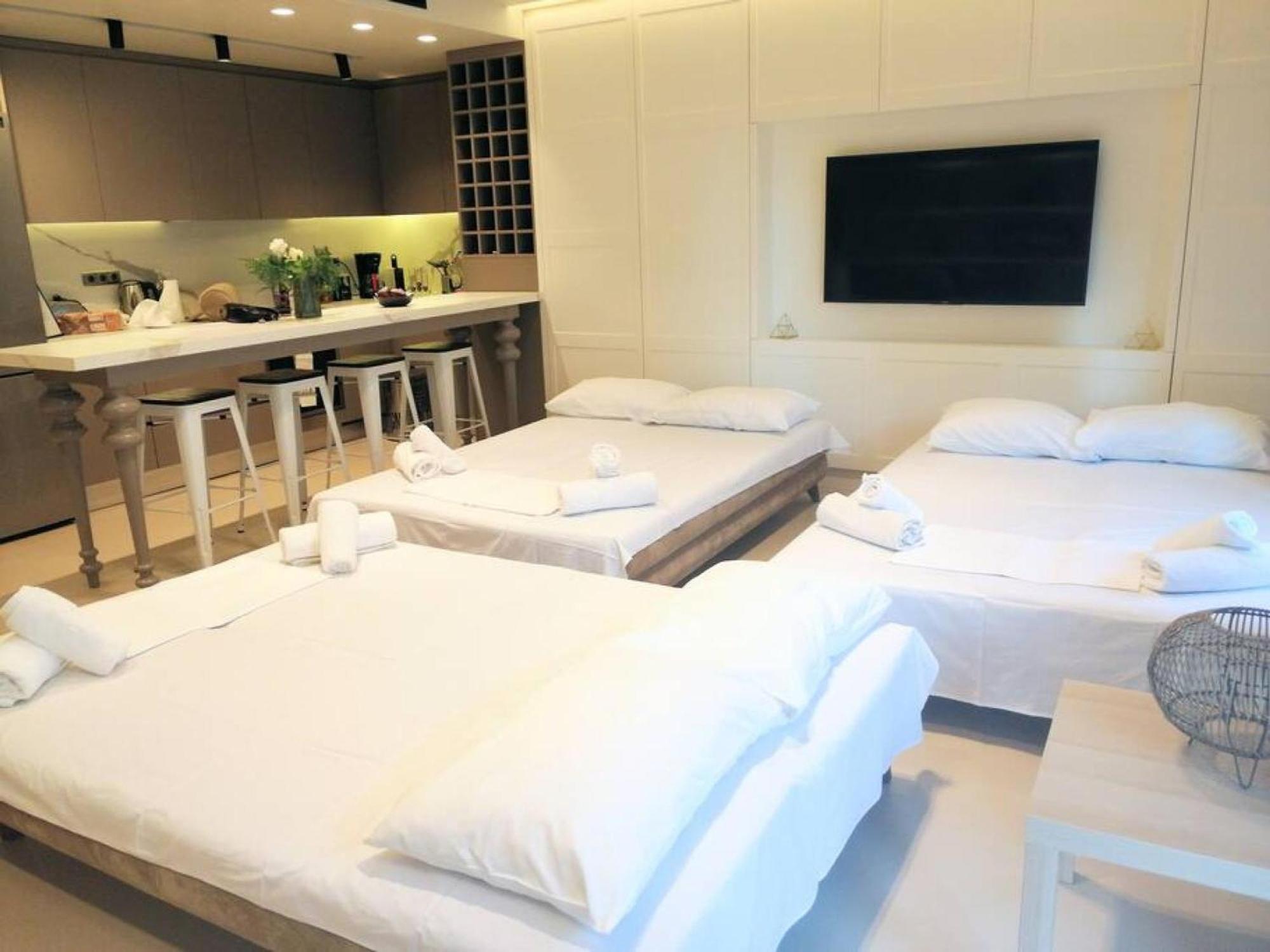 Luxurious Apartment In Acropolis Athena Bagian luar foto