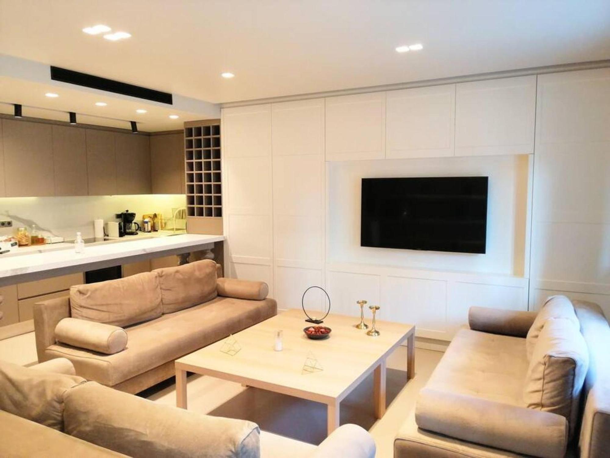 Luxurious Apartment In Acropolis Athena Bagian luar foto