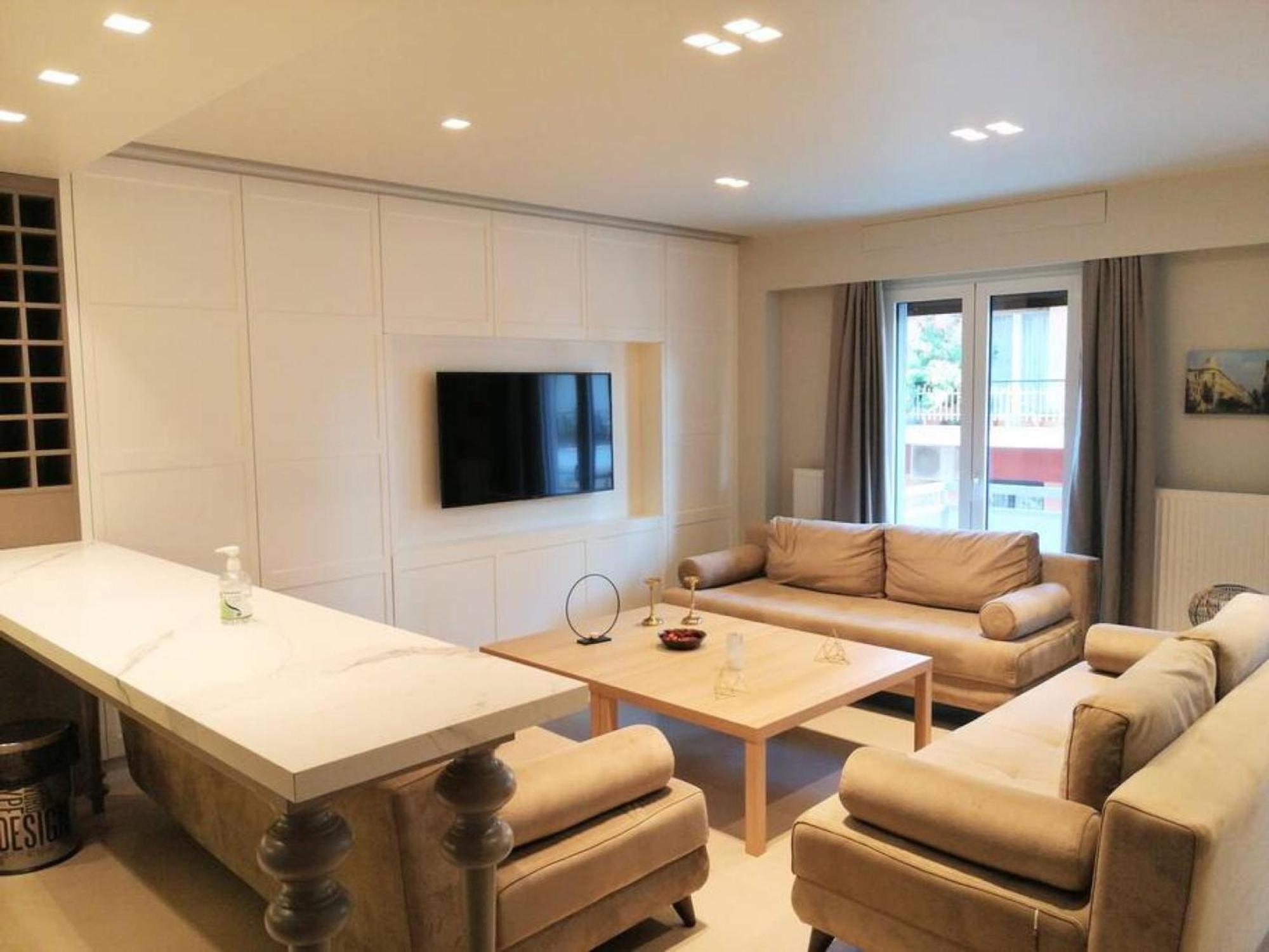 Luxurious Apartment In Acropolis Athena Bagian luar foto